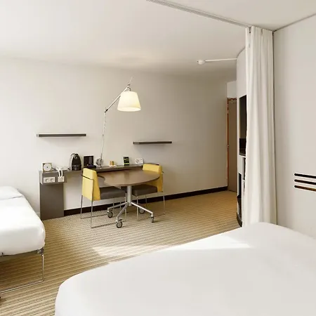 Novotel Paris Malmaison 4*