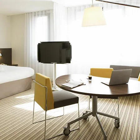 Novotel Paris Malmaison 4*