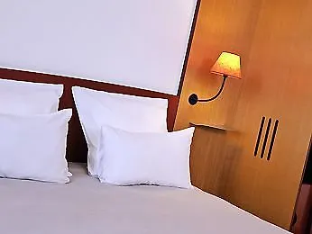 Novotel Paris Malmaison 4* Rueil-Malmaison